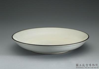 图片[2]-Brush washer with impressed decorations of paired fish and waves in white glaze, Jin to Yuan dynasty, 12th -14th century-China Archive